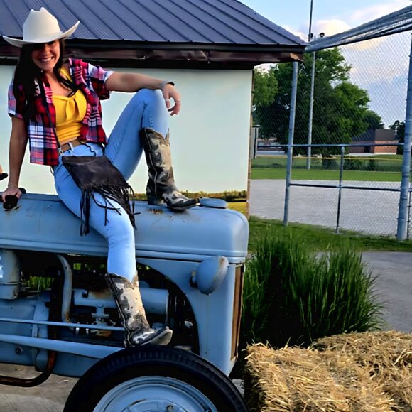 Cowboy style hat - Picture 3 of 3